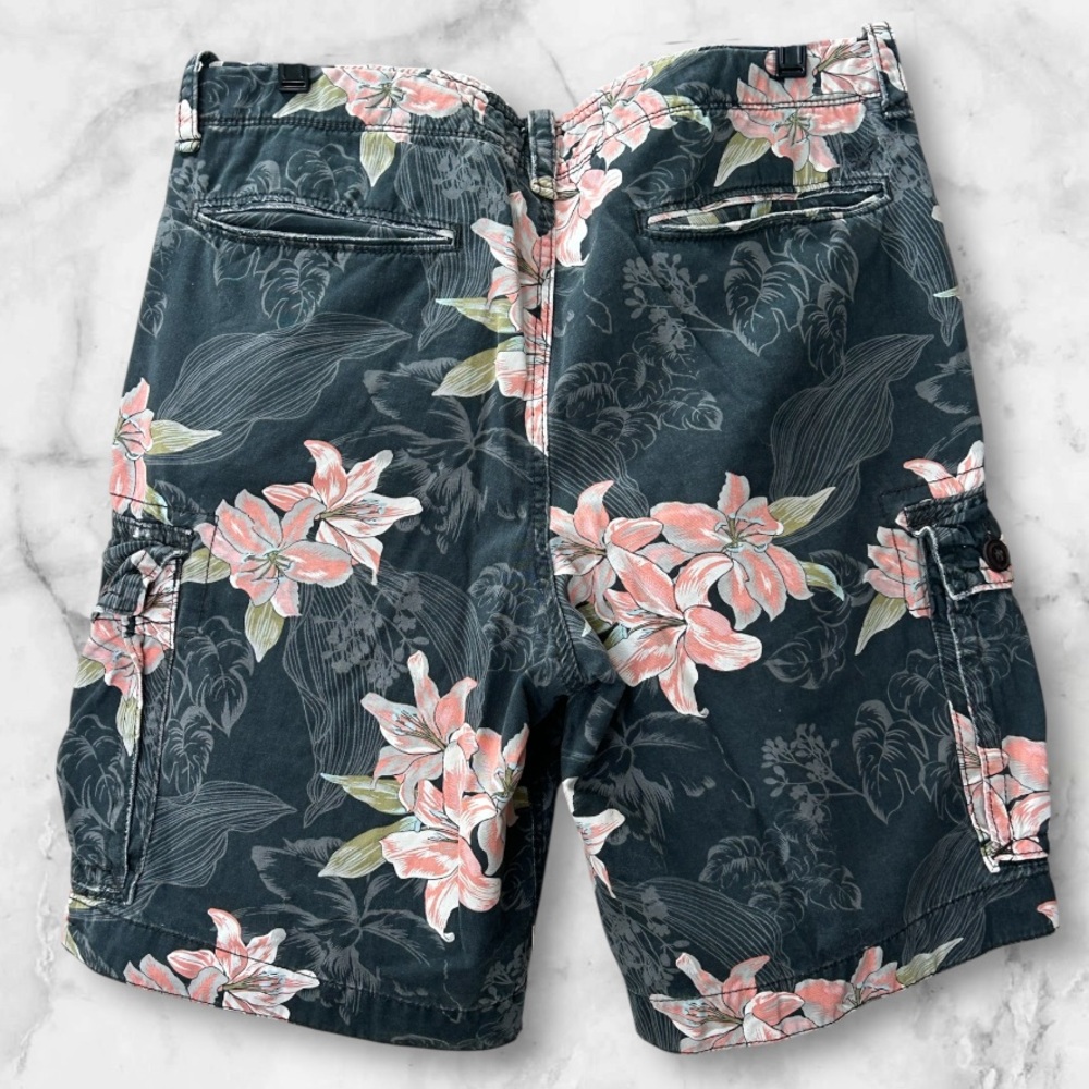 American Eagle Tropical Camo Cargo Classic Chino Shorts Floral Beach Size 34 - Picture 3 of 9